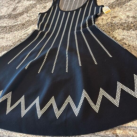 NWT Hale Bob black/white fit & flare dress Sz S graphic summer cruise - Picture 6 of 13